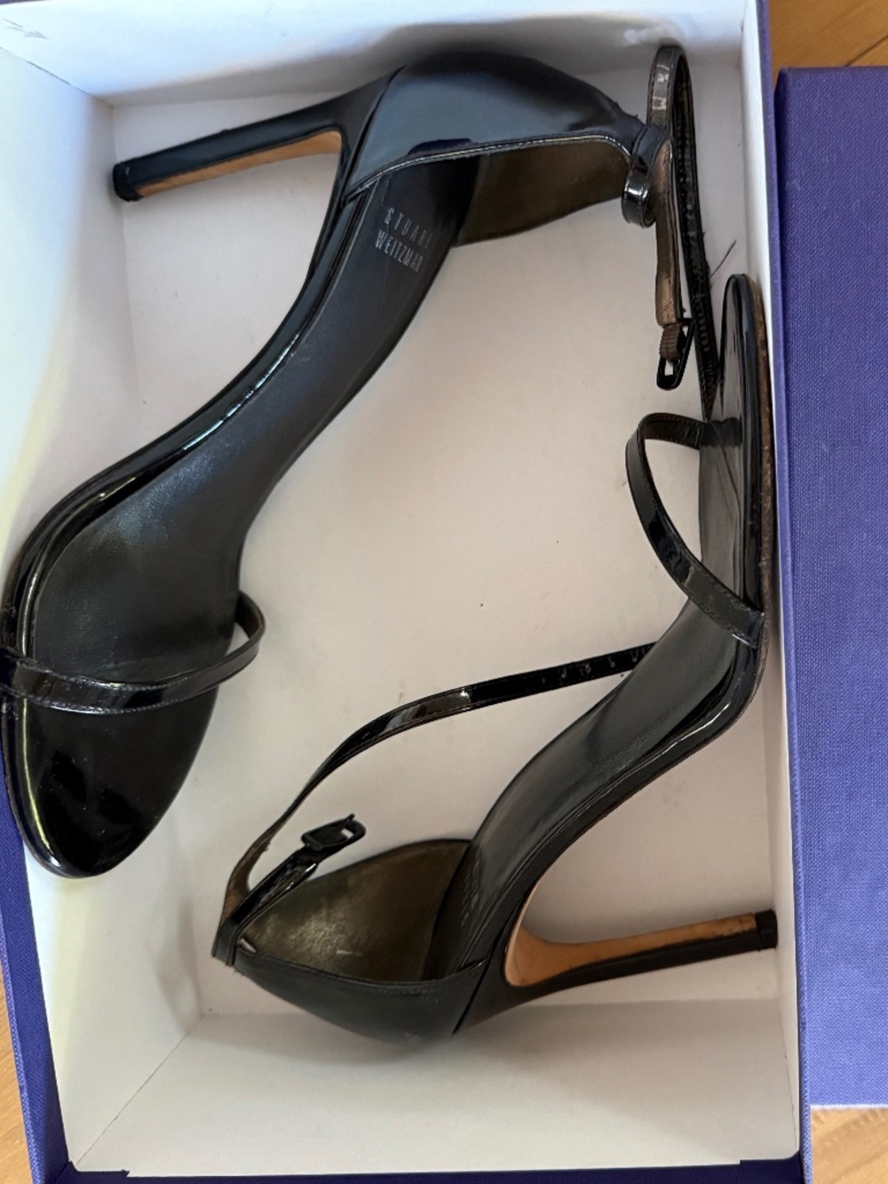 Stuart Weitzman - Picture 1 of 13
